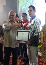 KPU Provinsi Banten Mendapatkan Penghargaan Kategori Satker Kecil terbaik dari KPU RI